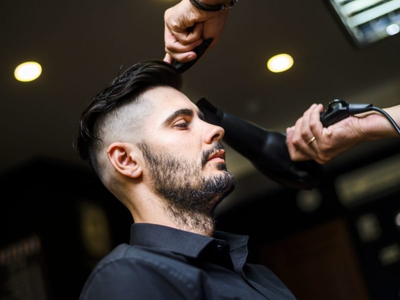 side-view-costumer-beauty-salon